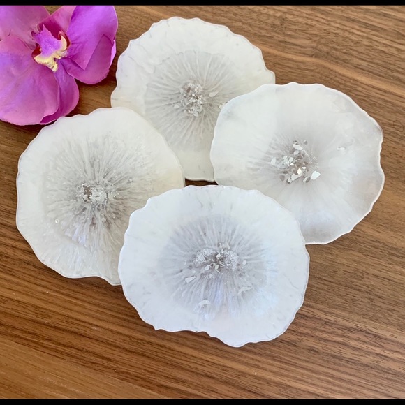 handmade Jewelry - White resin handmade set of four coasters